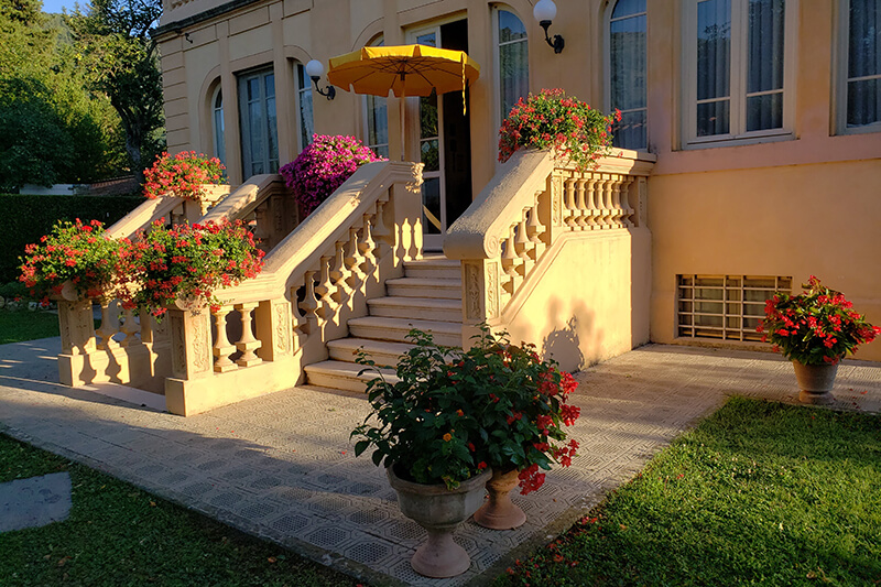 marta guest house - la villa - scala e ombrellone